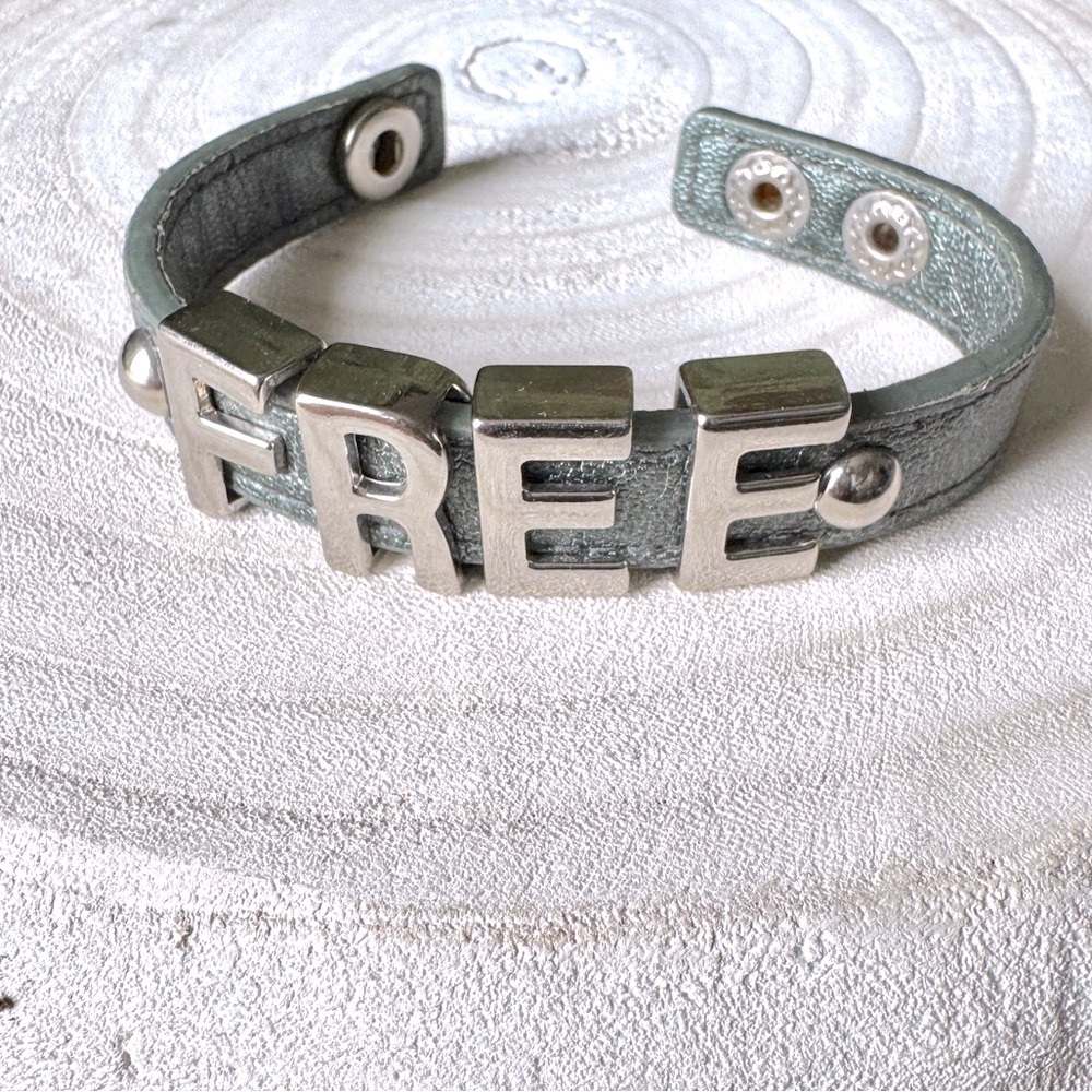 BCBG FREE bracelet cuff metallic green metal statement wrist band BCBGeneration